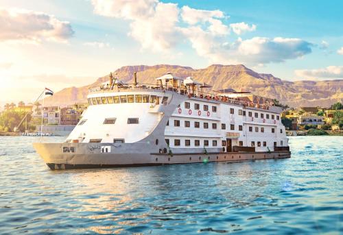 Фотографии мини отеля 
            Champollion II 5 Stars Nile cruise - Monday's 4 Nights from Luxor - Friday's 3 Nights from Aswan - Long Cruise as of 25 March - 10 Nights Aswan to Cairo - 11 Nights Cairo to Aswan