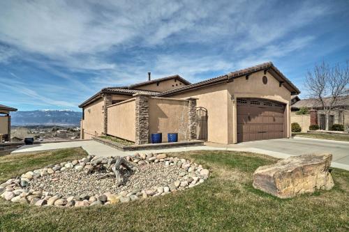 Фотографии гостевого дома 
            Idyllic Colorado Springs Escape with Pikes Peak Views