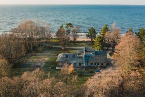 Фотография гостевого дома Beach House Ķurmrags