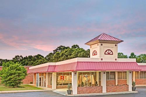 Фотография гостиницы Super 8 by Wyndham Gaffney