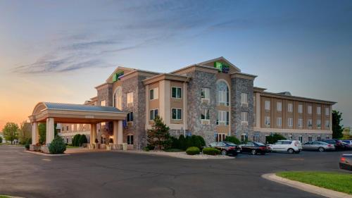 Фотография гостиницы Holiday Inn Express Hotel & Suites Saginaw, an IHG Hotel