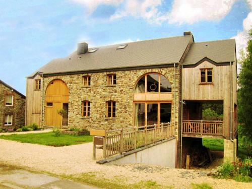 Фотография гостевого дома Fort-like Holiday Home in Sart-Bertrix, a drive away from Luxembourg