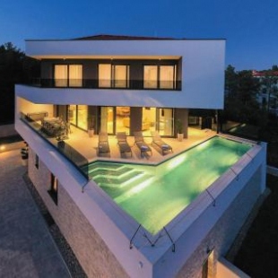 Фотография гостевого дома Nice home in Biograd na moru w/ Outdoor swimming pool, Sauna and 5 Bedrooms