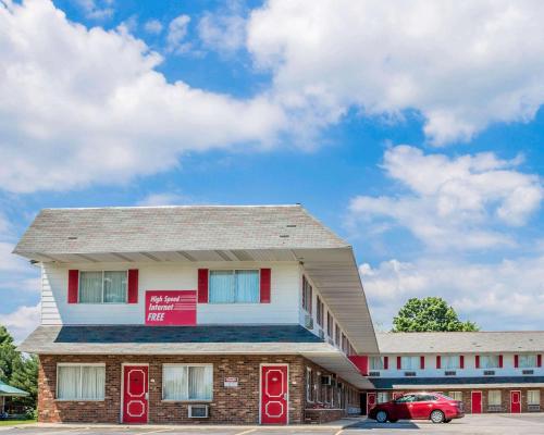 Фотография гостиницы Rodeway Inn Kalkaska