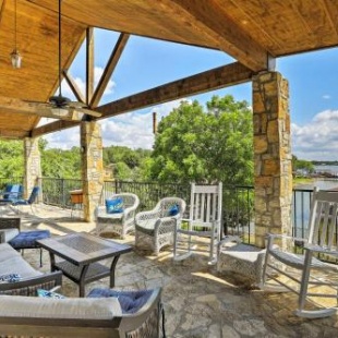 Фотография гостевого дома Lakefront Granbury Home with Dock, Decks and Views!