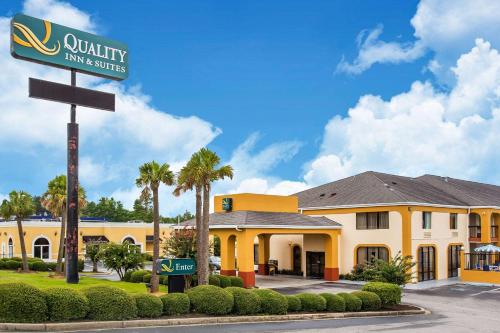 Фотография гостиницы Quality Inn & Suites Orangeburg