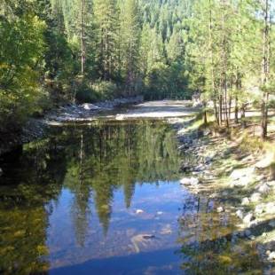 Фотографии базы отдыха 
            Yosemite Lakes Wheelchair Accessible Cabin 46