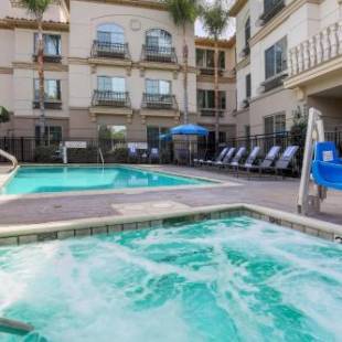 Фотографии гостиницы 
            Fairfield Inn & Suites Temecula