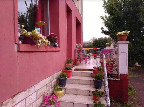 Фотография гостевого дома Appartement de 2 chambres avec jardin clos et wifi a Chateaudun