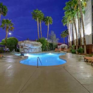 Фотографии гостиницы 
            Hampton Inn Tropicana Las Vegas