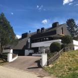 Фотография гостевого дома Luxus-Landhaus im Schwarzwald/Baiersbronn mit Pool