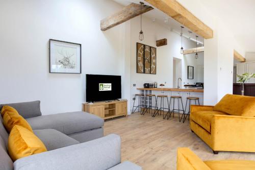 Фотография гостевого дома Hastings Retreat Rural barn conversions with Private Lake