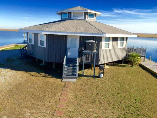 Фотографии гостевого дома 
            Little Blue Crab about Quaint Slidell Cottage with Dock