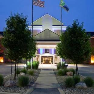 Фотографии гостиницы 
            Holiday Inn Express Cedar Rapids - Collins Road, an IHG Hotel