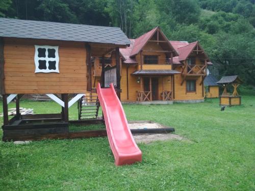 Фотографии кемпинга
Гуцульский двор