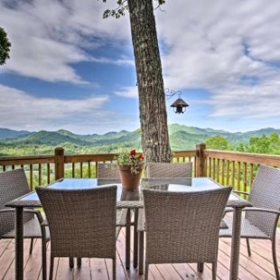 Фотография гостевого дома Burnsville Cottage with Deck and Blue Ridge Mtn Views!