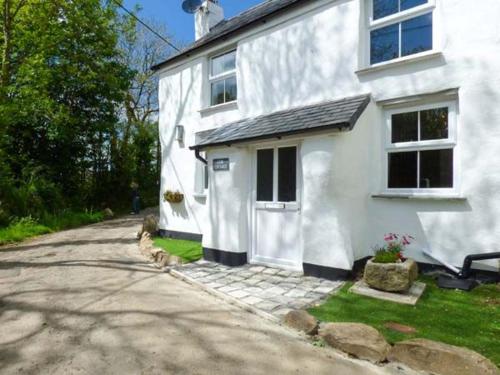 Фотографии гостевого дома 
            Cob Cottage