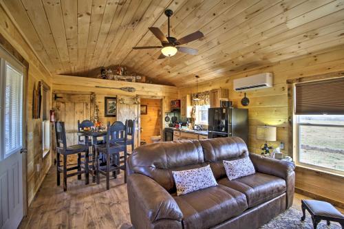 Фотографии гостевого дома 
            Cabin Close to Branson and Table Rock Lake!