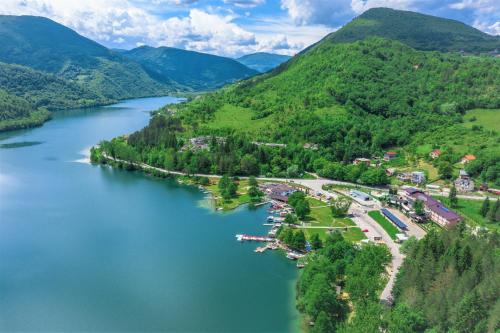 Фотографии гостиницы 
            Hotel Plivsko jezero