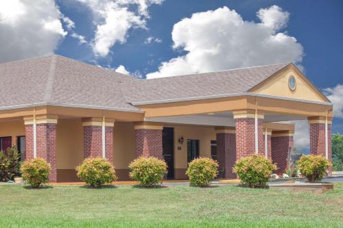 Фотография мотеля Days Inn by Wyndham Moulton