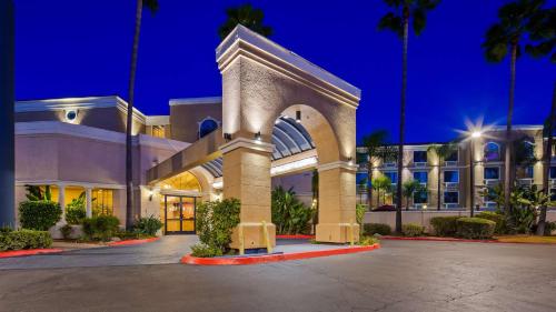 Фотография гостиницы Best Western Escondido Hotel
