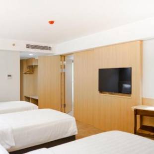 Фотографии гостиницы 
            Aveta Hotel Malioboro - CHSE Certified