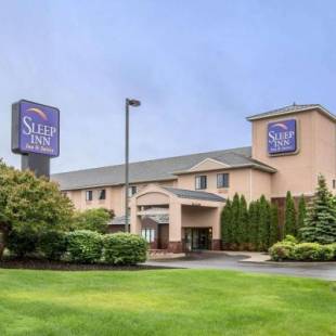 Фотографии гостиницы 
            Sleep Inn & Suites Queensbury - Glens Falls