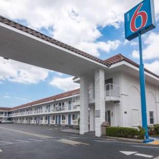 Фотографии гостиницы 
            Motel 6-Norwalk, CA