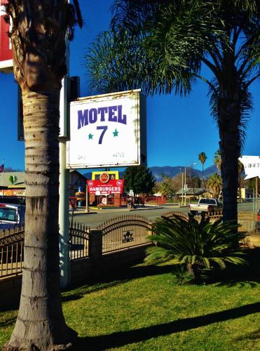 Фотография мотеля Downtown Motel 7