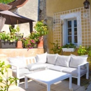 Фотография гостевого дома Maison de 3 chambres avec jacuzzy jardin clos et wifi a Le Blanc