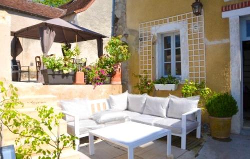 Фотографии гостевого дома 
            Maison de 3 chambres avec jacuzzy jardin clos et wifi a Le Blanc