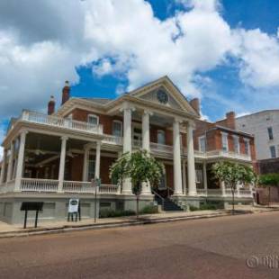 Фотографии мини отеля 
            The Guest House Historic Mansion