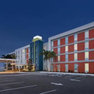 Фотографии гостиницы 
            Home2 Suites by Hilton Orlando International Drive South