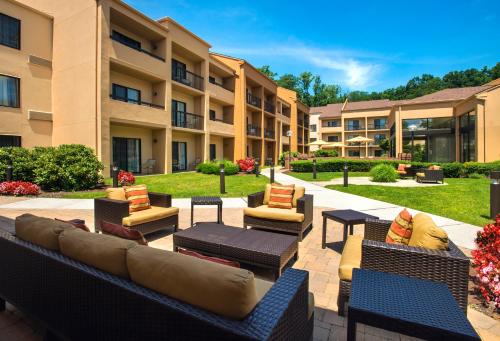 Фотография гостиницы Courtyard by Marriott Tarrytown Westchester County