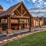 Фотография гостиницы Holiday Inn Express Springdale - Zion National Park Area, an IHG Hotel