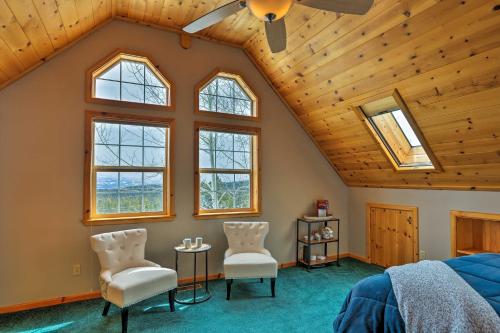 Фотография гостевого дома Quiet Chalet with Big Views - Walk to Tahoe Skiing!