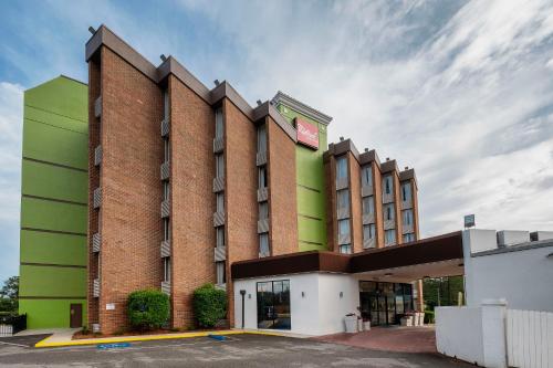 Фотографии мини отеля 
            Red Roof Inn & Suites Macon