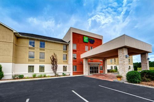 Фотография гостиницы Holiday Inn Express & Suites Crossville, an IHG Hotel