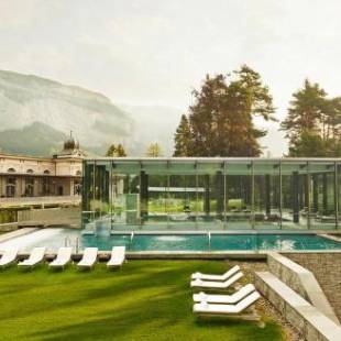 Фотографии гостиницы 
            Waldhaus Flims Wellness Resort, Autograph Collection