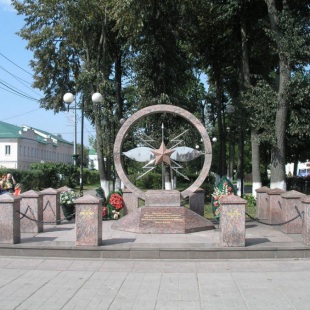 Фотография памятника Памятник военным связистам