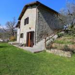 Фотография гостевого дома Detached Cottage in Lucca with scintillating nature views