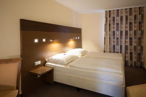 Фотография гостиницы City Partner Central-Hotel Wuppertal