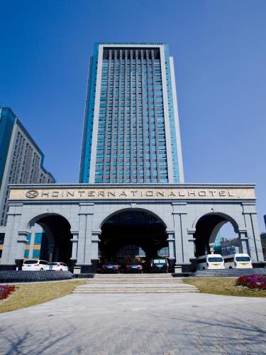 Фотография гостиницы Huachen International Hotel