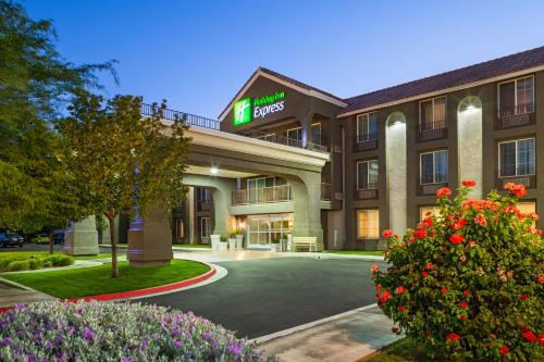 Фотография гостиницы Holiday Inn Express Lancaster, an IHG Hotel