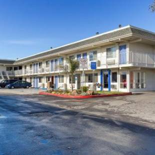 Фотографии гостиницы 
            Motel 6 Hayward, CA- East Bay