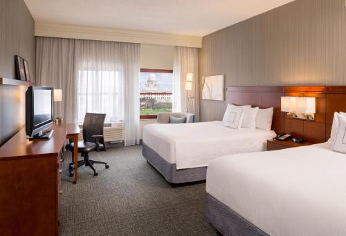 Фотография гостиницы Courtyard Providence Downtown