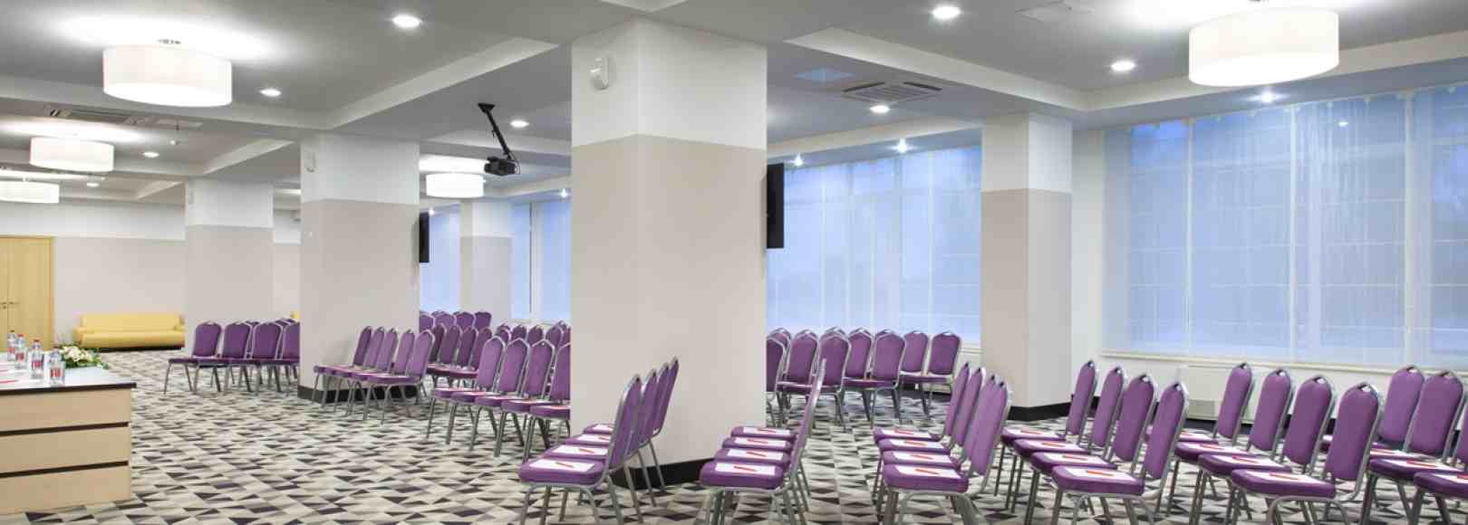 Фотография конференц-зала AZIMUT