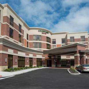 Фотографии гостиницы 
            Courtyard by Marriott Cincinnati Midtown/Rookwood