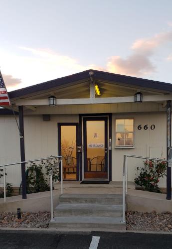 Фотография гостиницы OYO Hotel Rose's Willcox - North Haskell Ave