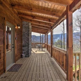 Фотография гостевого дома Smoky Mtn Log Cabin with Hot Tub and Panoramic Views!